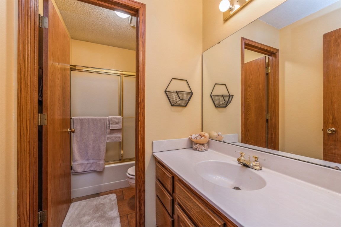 2611 Iris Avenue NW Cedar Rapids IA 52405