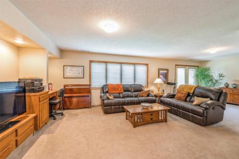 2611 Iris Avenue NW Cedar Rapids IA 52405