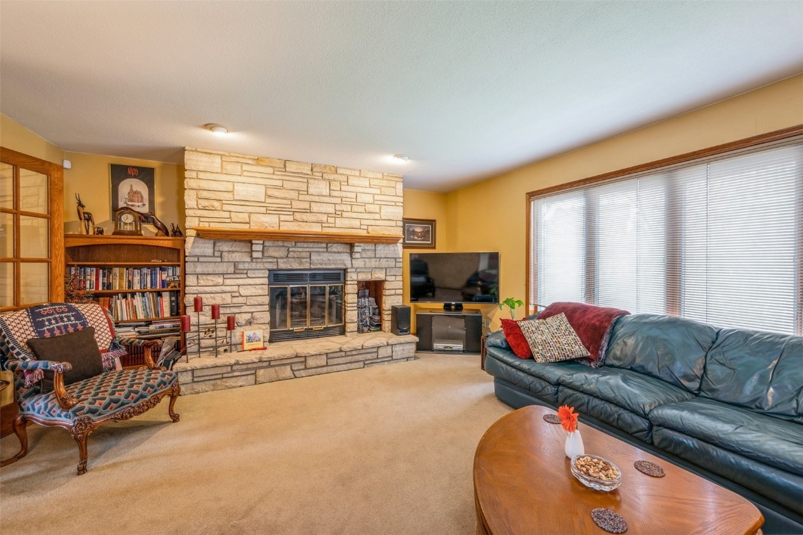 2611 Iris Avenue NW Cedar Rapids IA 52405