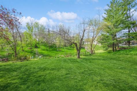 2611 Iris Avenue NW Cedar Rapids IA 52405