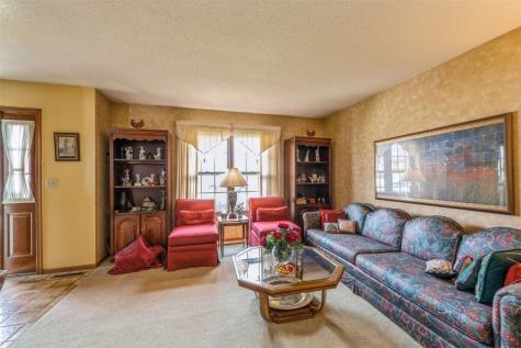 2611 Iris Avenue NW Cedar Rapids IA 52405