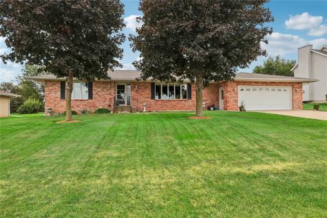 403 4th Street E Newhall IA 52315