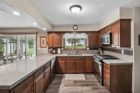 403 4th Street E Newhall IA 52315
