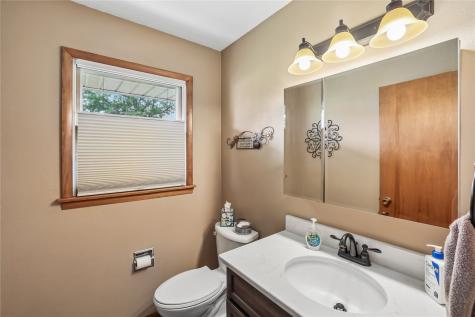 403 4th Street E Newhall IA 52315