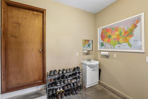 403 4th Street E Newhall IA 52315
