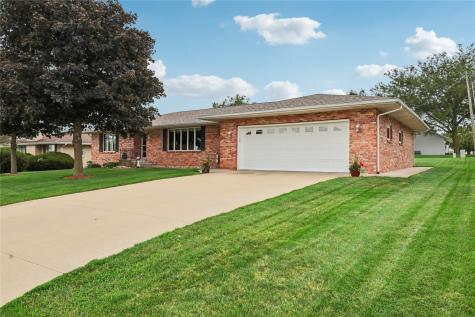 403 4th Street E Newhall IA 52315
