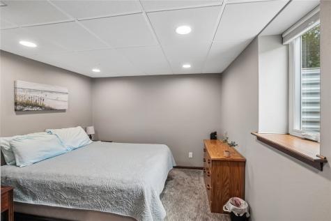 403 4th Street E Newhall IA 52315