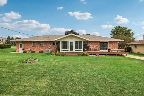 403 4th Street E Newhall IA 52315
