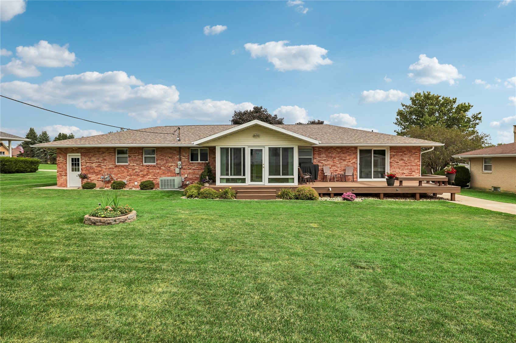 403 4th Street E Newhall IA 52315