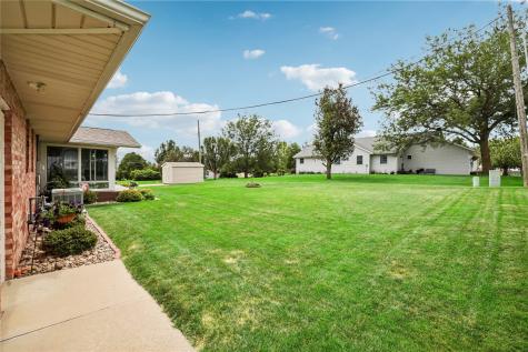 403 4th Street E Newhall IA 52315