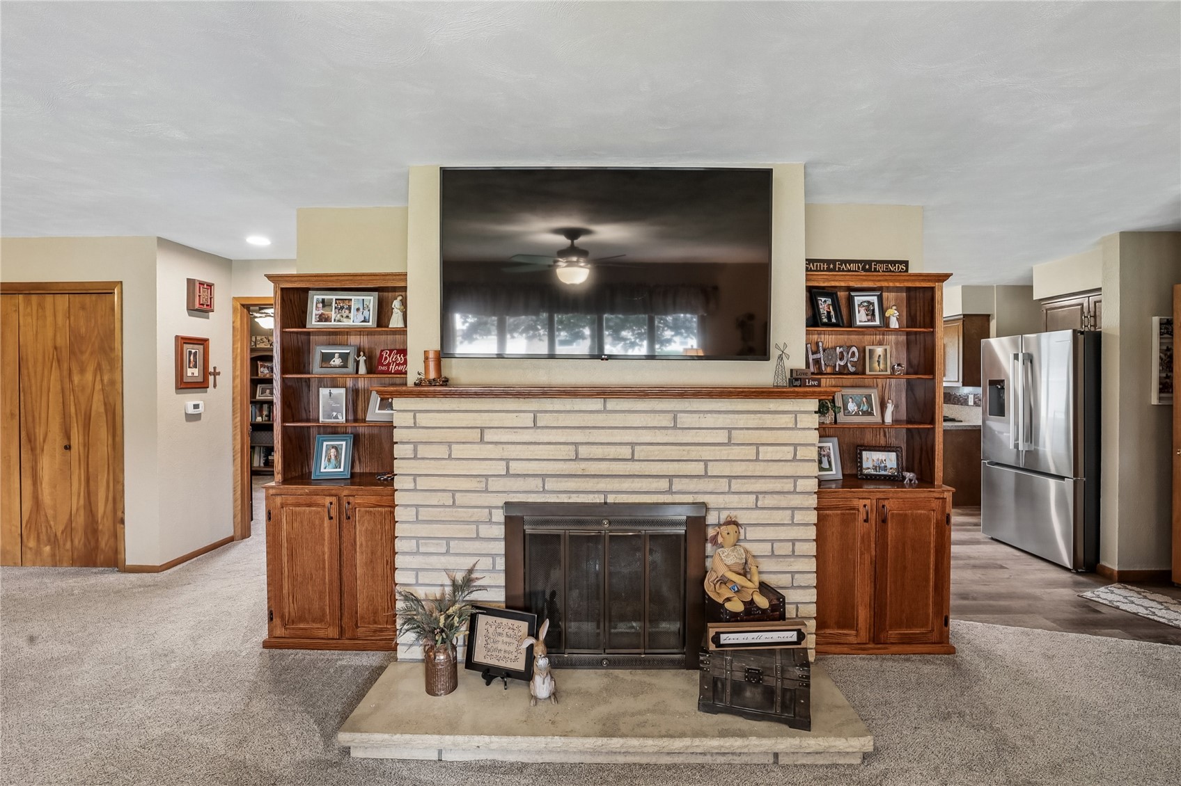 403 4th Street E Newhall IA 52315