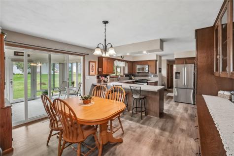 403 4th Street E Newhall IA 52315