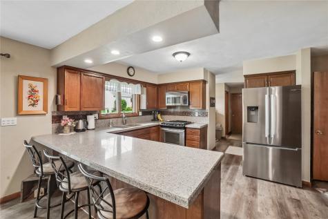 403 4th Street E Newhall IA 52315