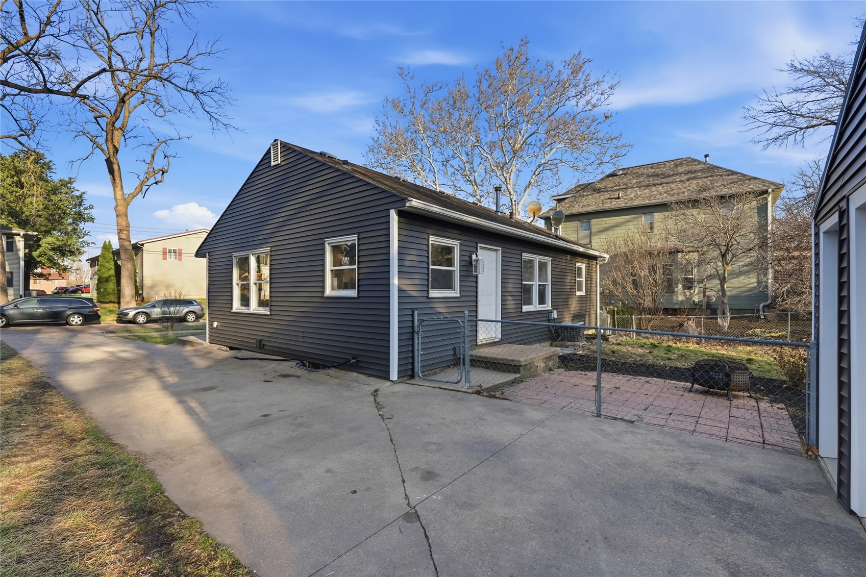 654 S Lucas Street Iowa City IA 52240