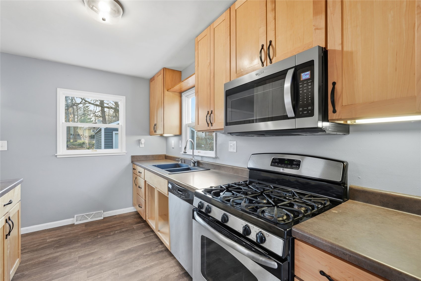 654 S Lucas Street Iowa City IA 52240