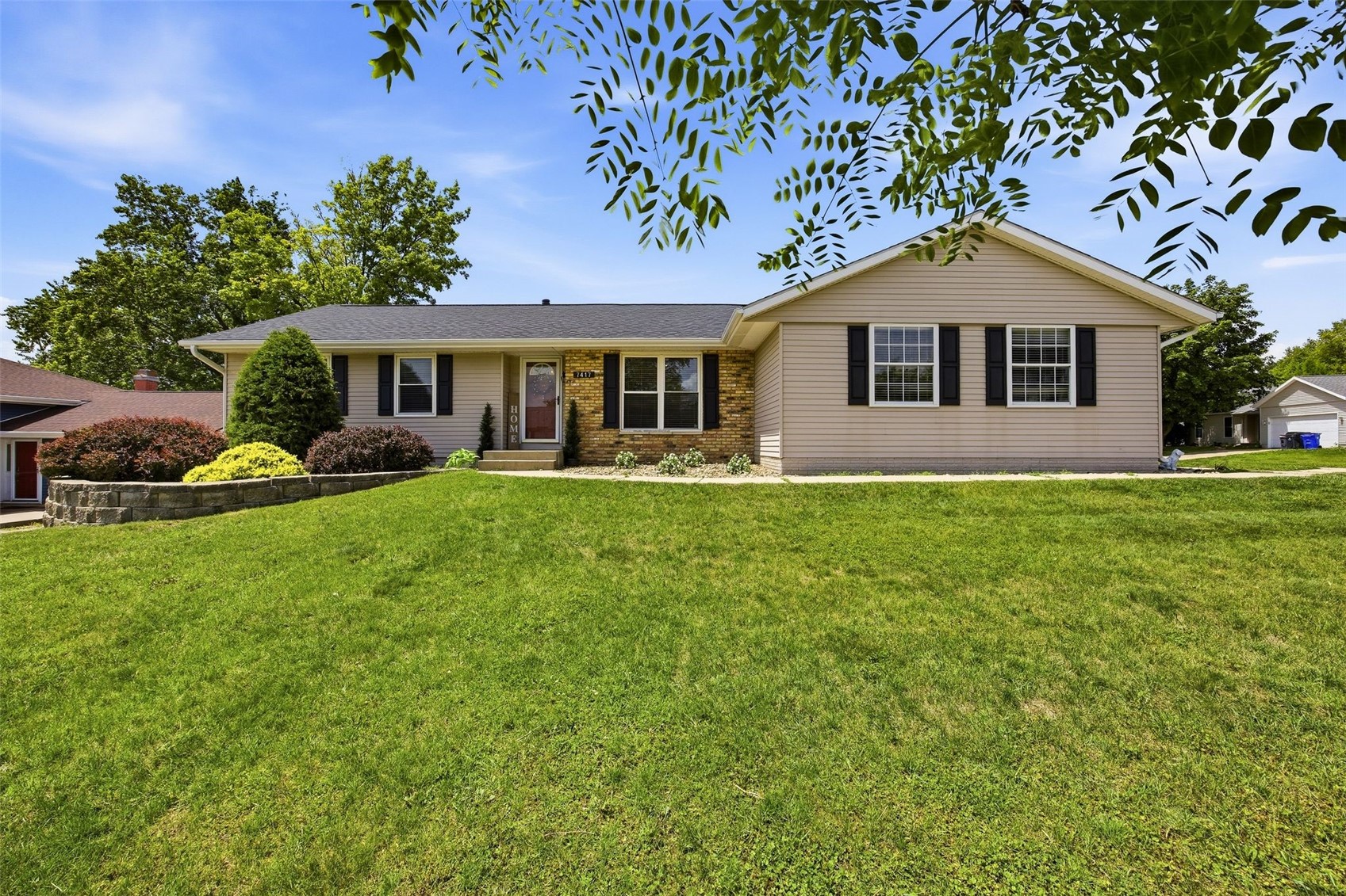 7417 Parkwood Lane NE Cedar Rapids IA 52402