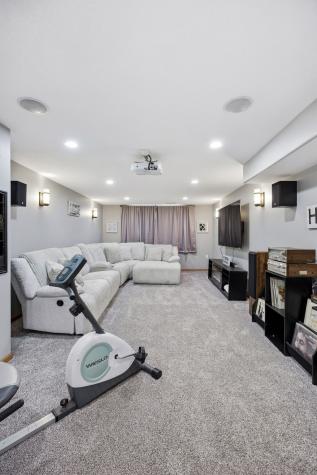 7417 Parkwood Lane NE Cedar Rapids IA 52402