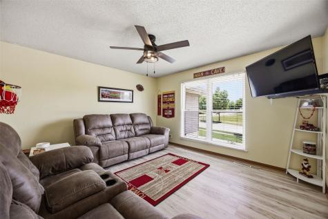 7417 Parkwood Lane NE Cedar Rapids IA 52402