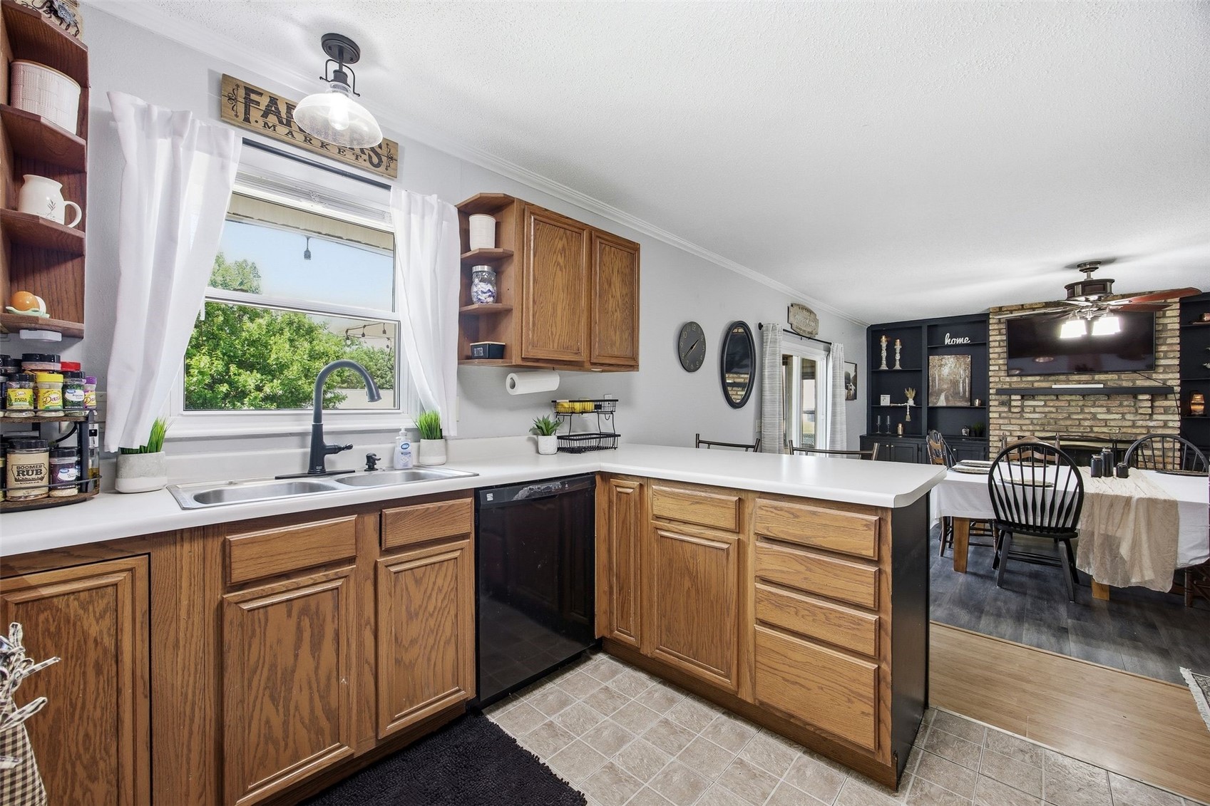 7417 Parkwood Lane NE Cedar Rapids IA 52402