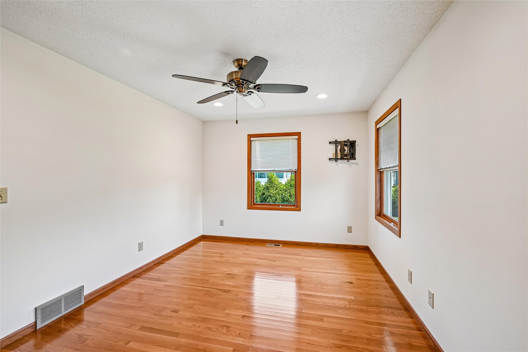 2201 Balsam Drive SW Cedar Rapids IA 52404