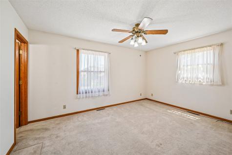 2201 Balsam Drive SW Cedar Rapids IA 52404