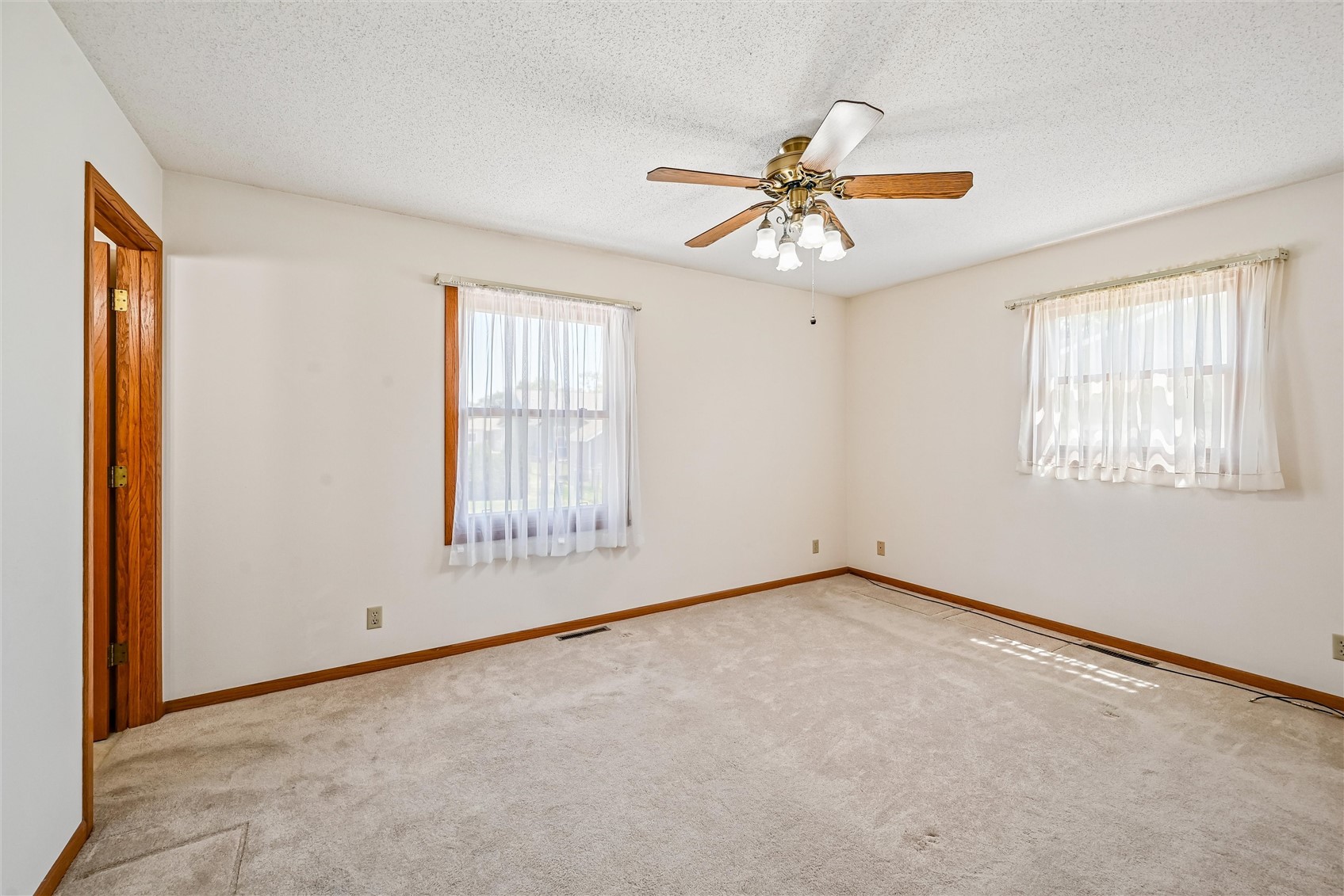 2201 Balsam Drive SW Cedar Rapids IA 52404