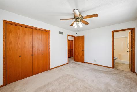 2201 Balsam Drive SW Cedar Rapids IA 52404