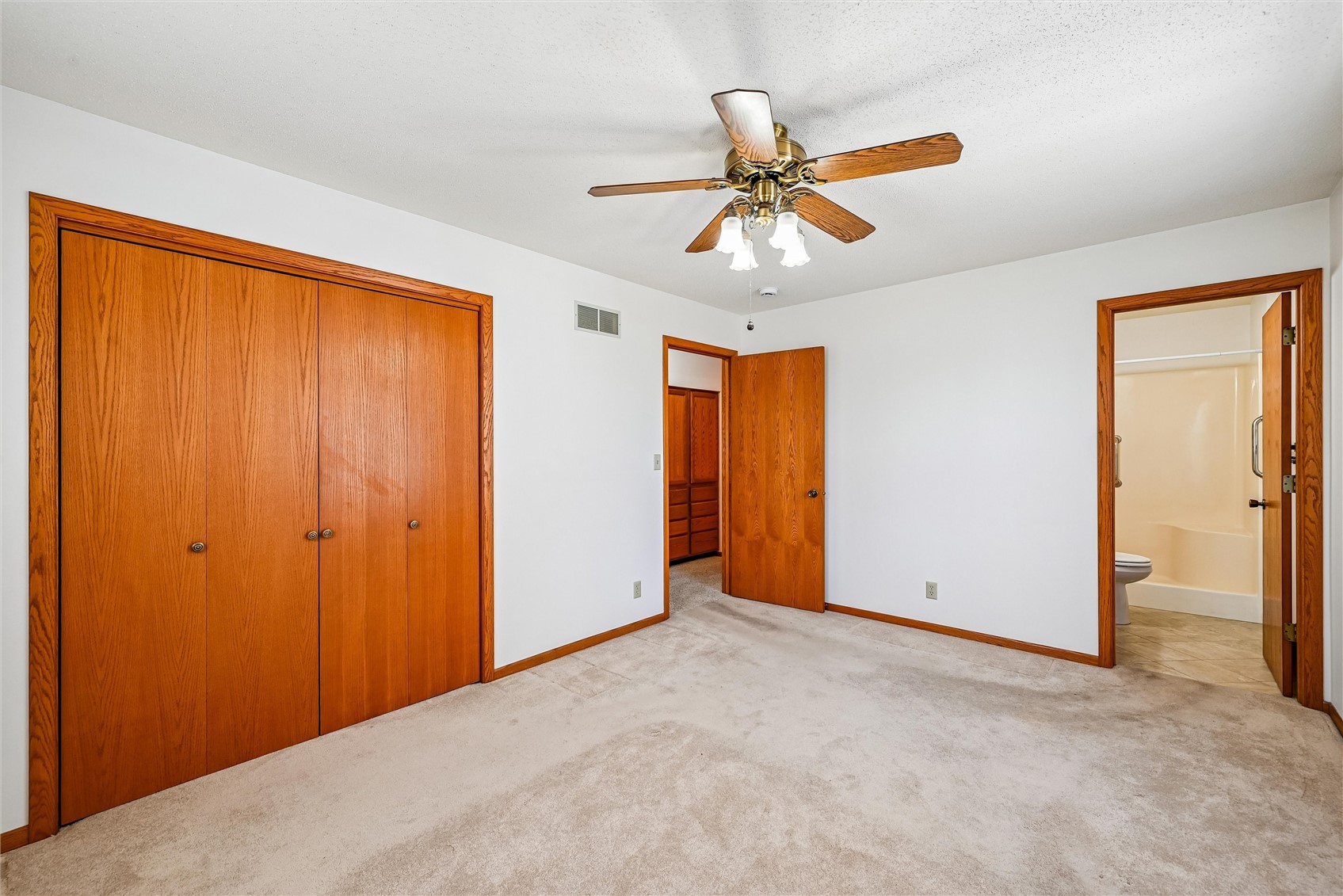 2201 Balsam Drive SW Cedar Rapids IA 52404