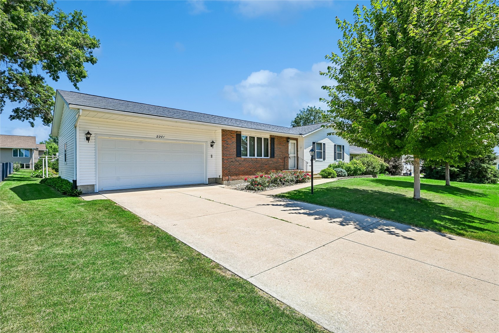 2201 Balsam Drive SW Cedar Rapids IA 52404