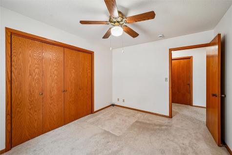 2201 Balsam Drive SW Cedar Rapids IA 52404