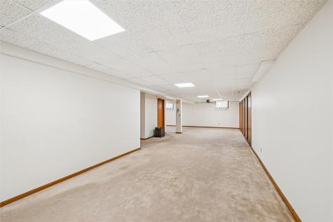 2201 Balsam Drive SW Cedar Rapids IA 52404