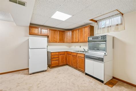 2201 Balsam Drive SW Cedar Rapids IA 52404