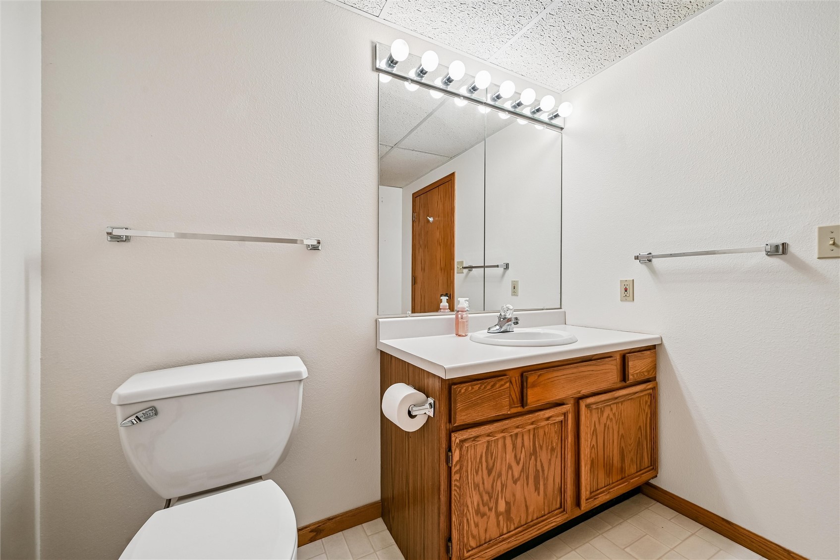 2201 Balsam Drive SW Cedar Rapids IA 52404