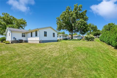 2201 Balsam Drive SW Cedar Rapids IA 52404