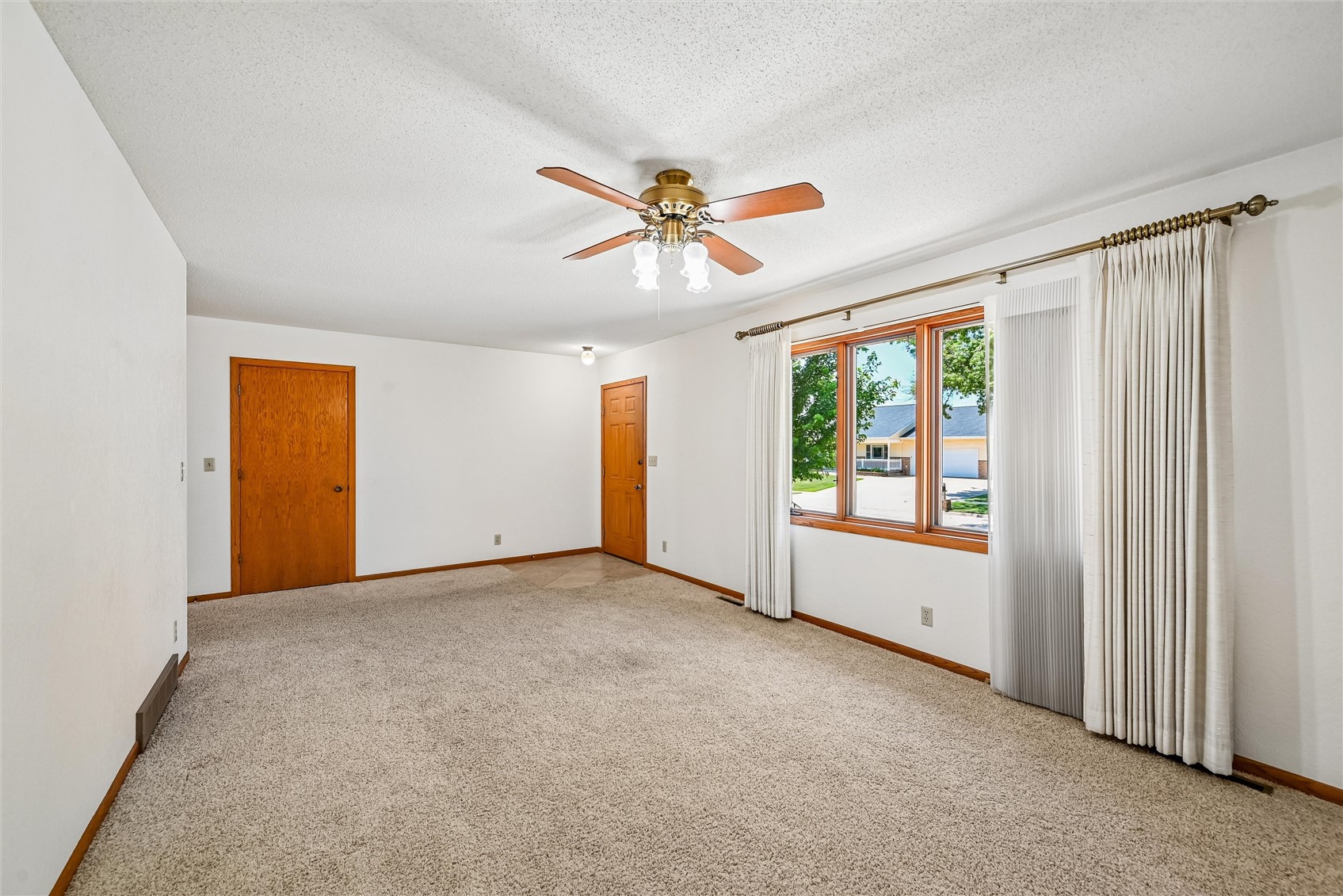 2201 Balsam Drive SW Cedar Rapids IA 52404