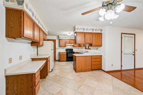 2201 Balsam Drive SW Cedar Rapids IA 52404
