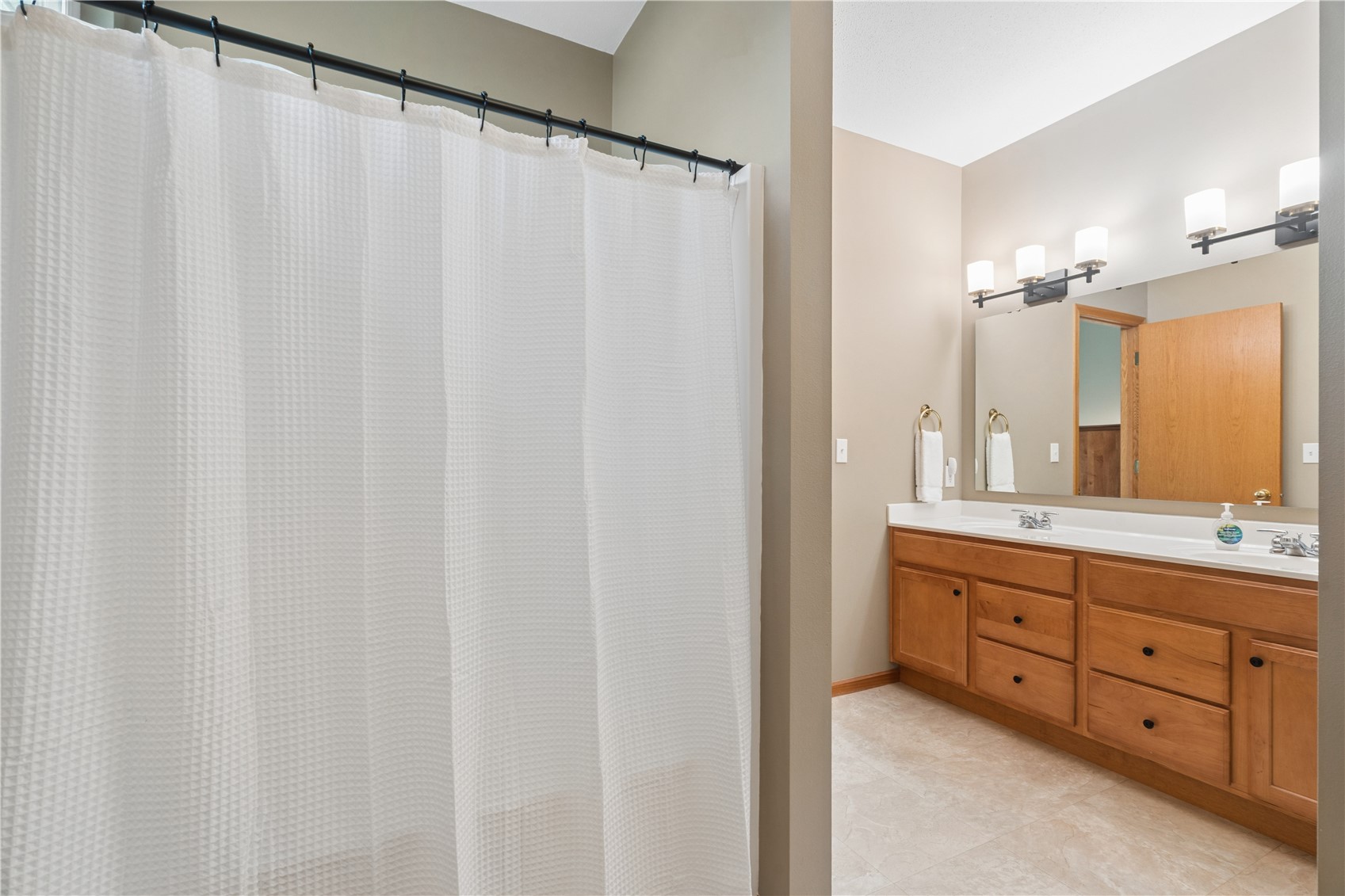 225 17th Avenue Court Hiawatha IA 52233