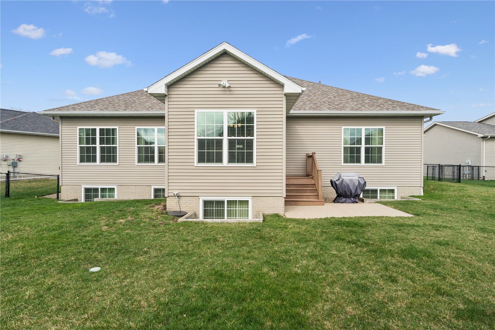 225 17th Avenue Court Hiawatha IA 52233