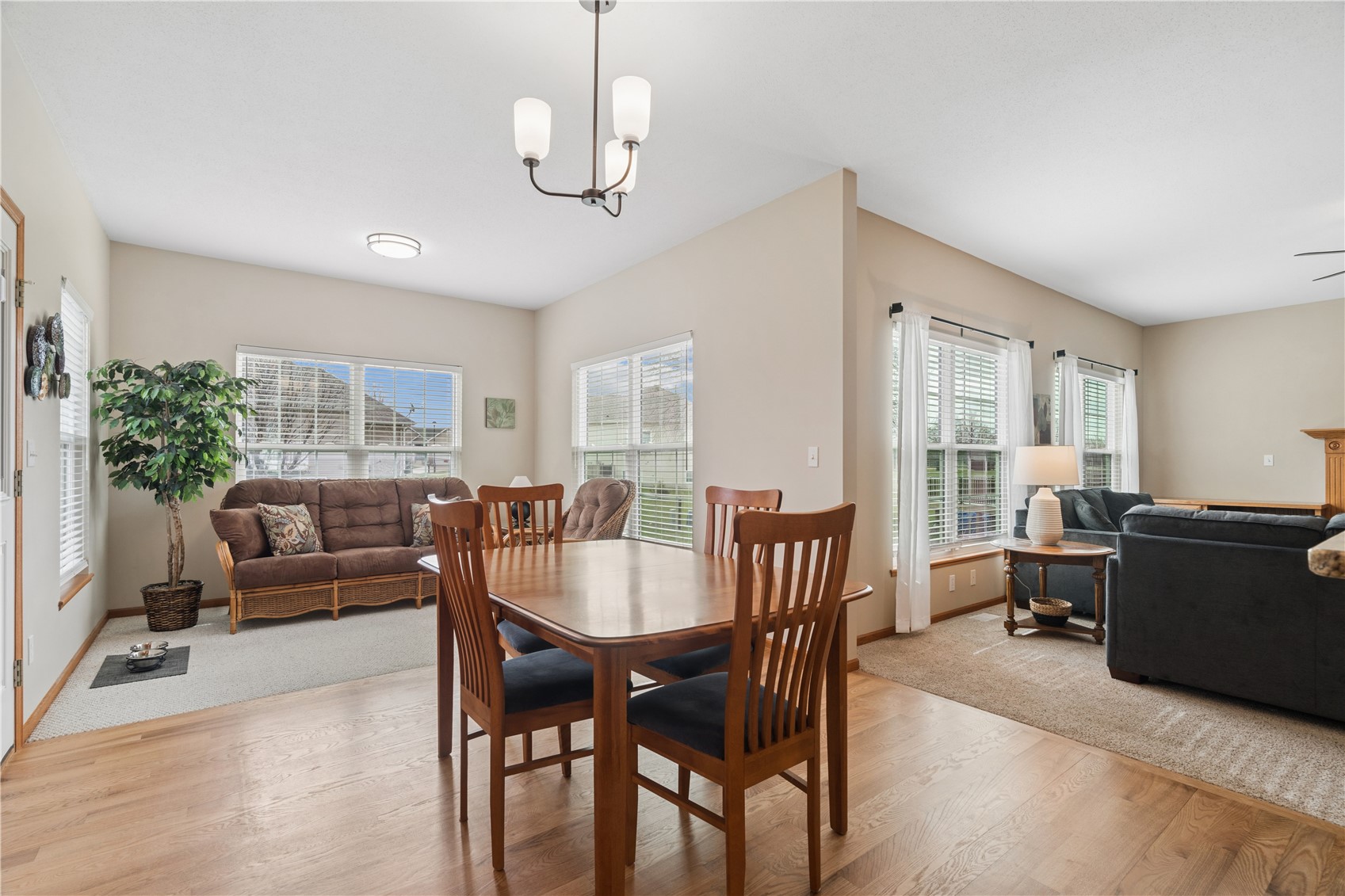 225 17th Avenue Court Hiawatha IA 52233