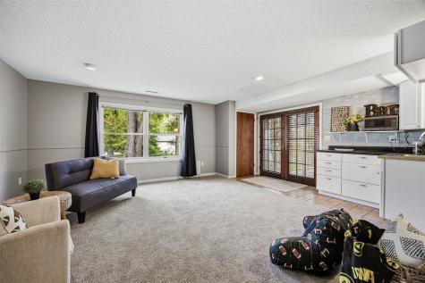 131 Penfro Drive Iowa City IA 52246