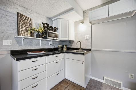 131 Penfro Drive Iowa City IA 52246