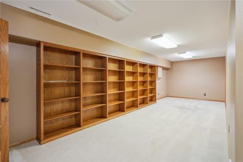 5515 W Mustang Road NE Cedar Rapids IA 52411