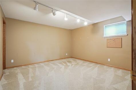5515 W Mustang Road NE Cedar Rapids IA 52411