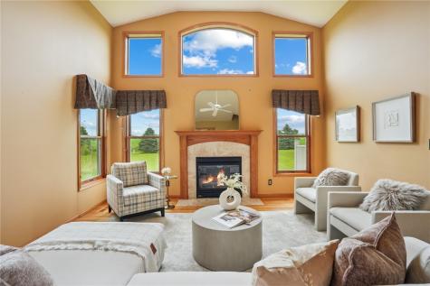 5515 W Mustang Road NE Cedar Rapids IA 52411