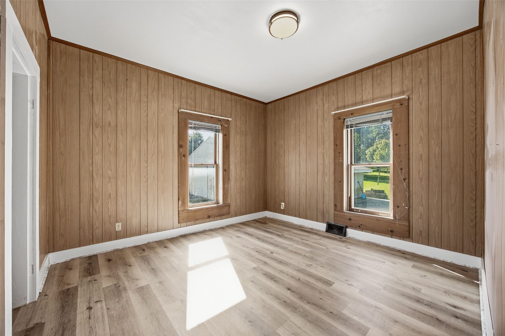 12016 Locust Street SW Cedar Rapids IA 52404