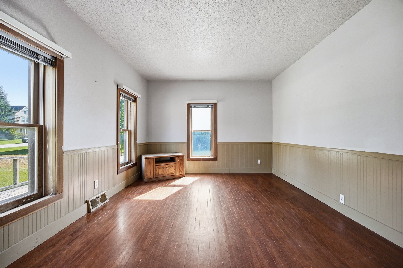 12016 Locust Street SW Cedar Rapids IA 52404