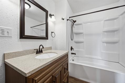 12016 Locust Street SW Cedar Rapids IA 52404