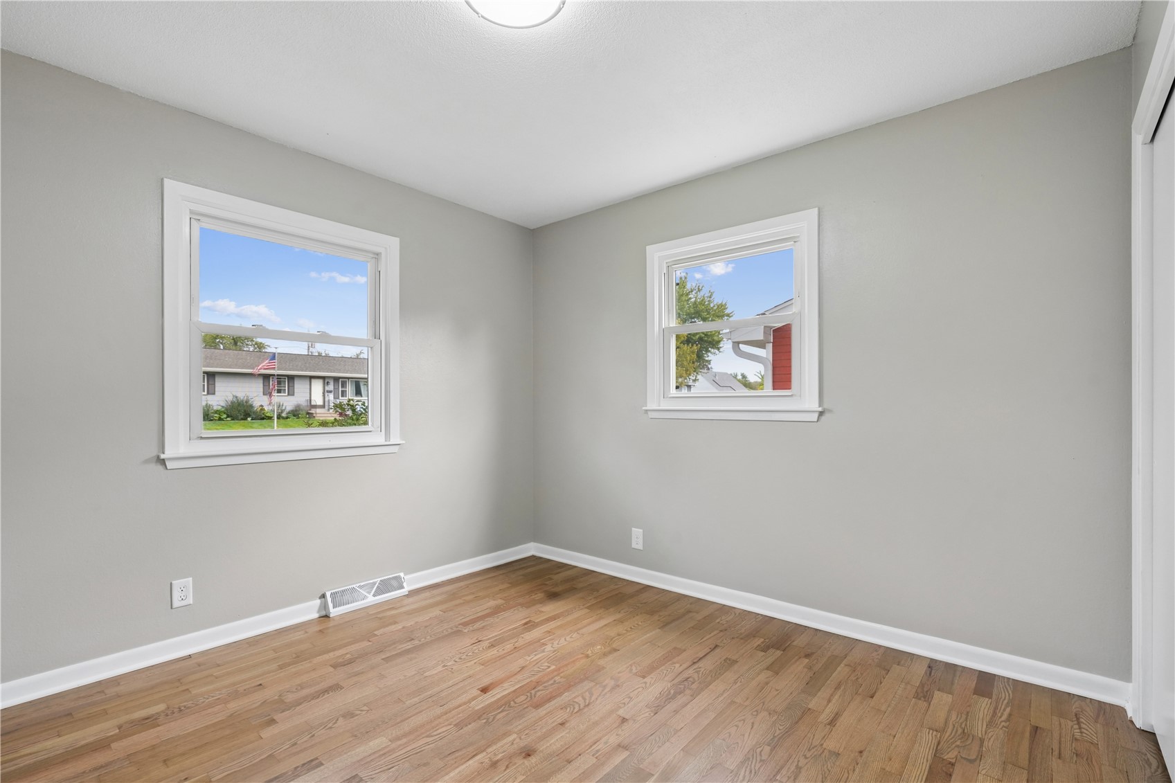 3021 Ravenwood Terrace NW Cedar Rapids IA 52405