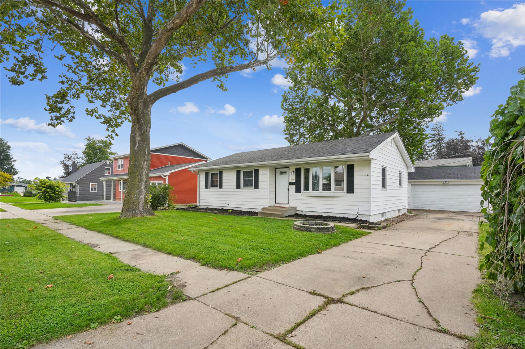 3021 Ravenwood Terrace NW Cedar Rapids IA 52405