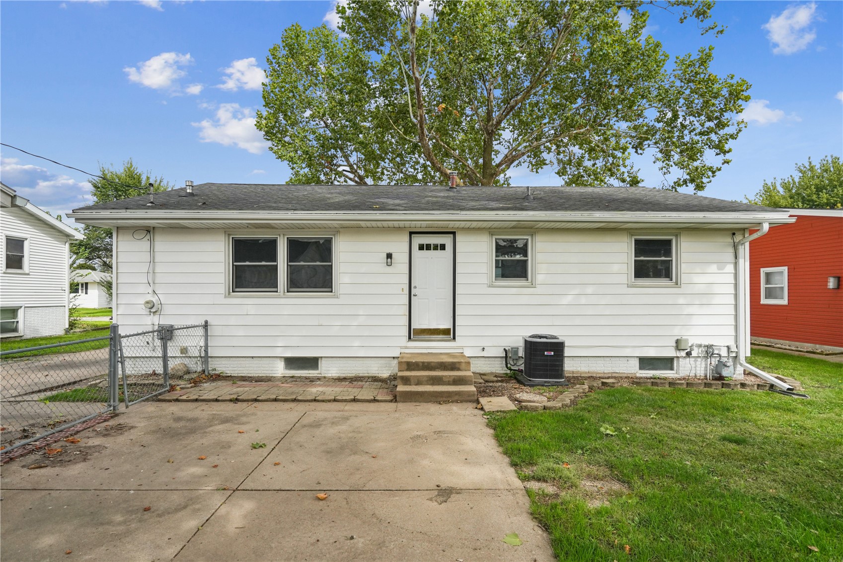 3021 Ravenwood Terrace NW Cedar Rapids IA 52405